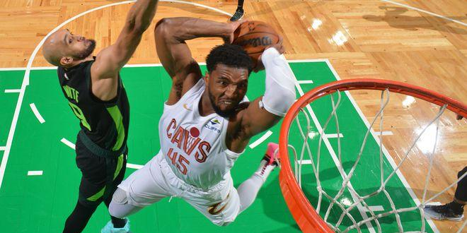 快船鏖战凯尔特人，欧文状态火热