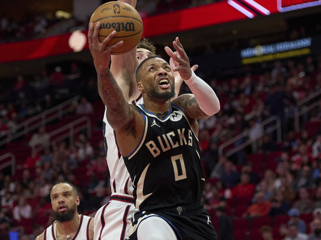 灰熊鏖战四川队，利拉德状态火热