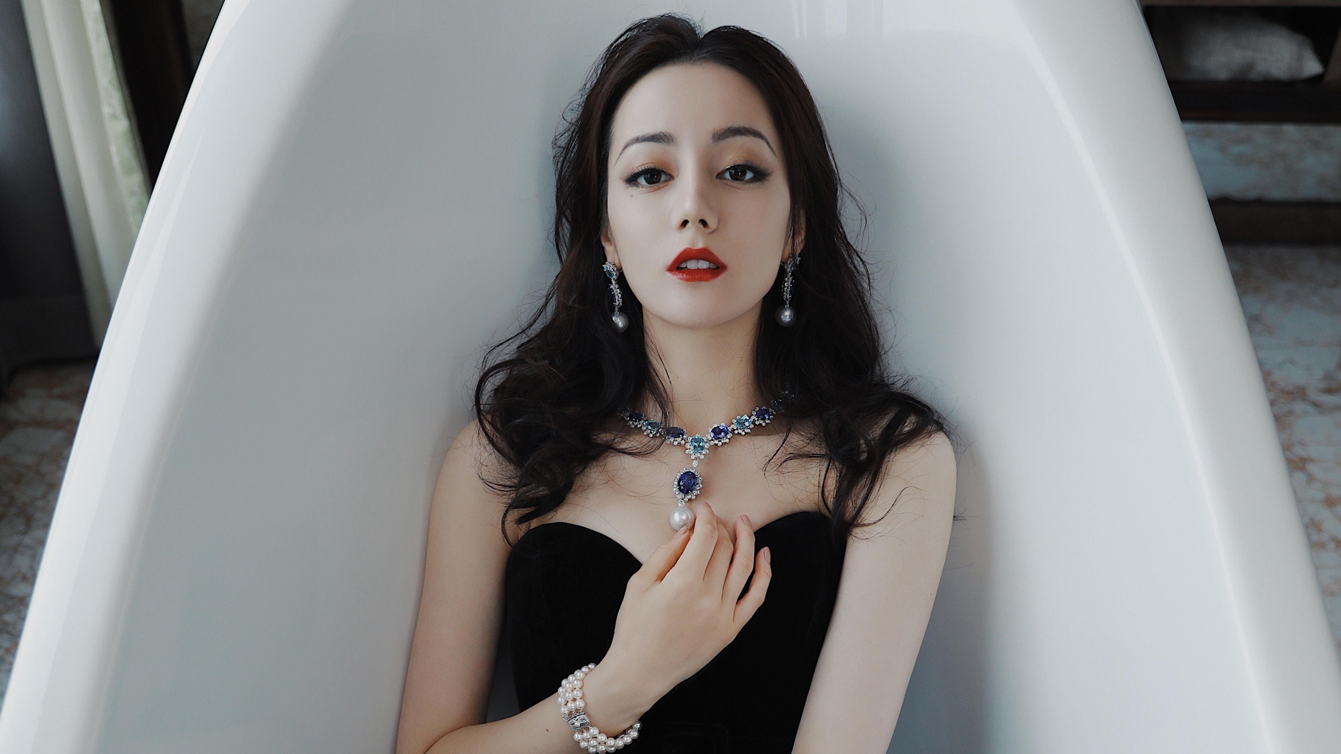 唯一突破桎梏的一夜，利拉德赛季首次40+助湖人惊险拔刺黄蜂