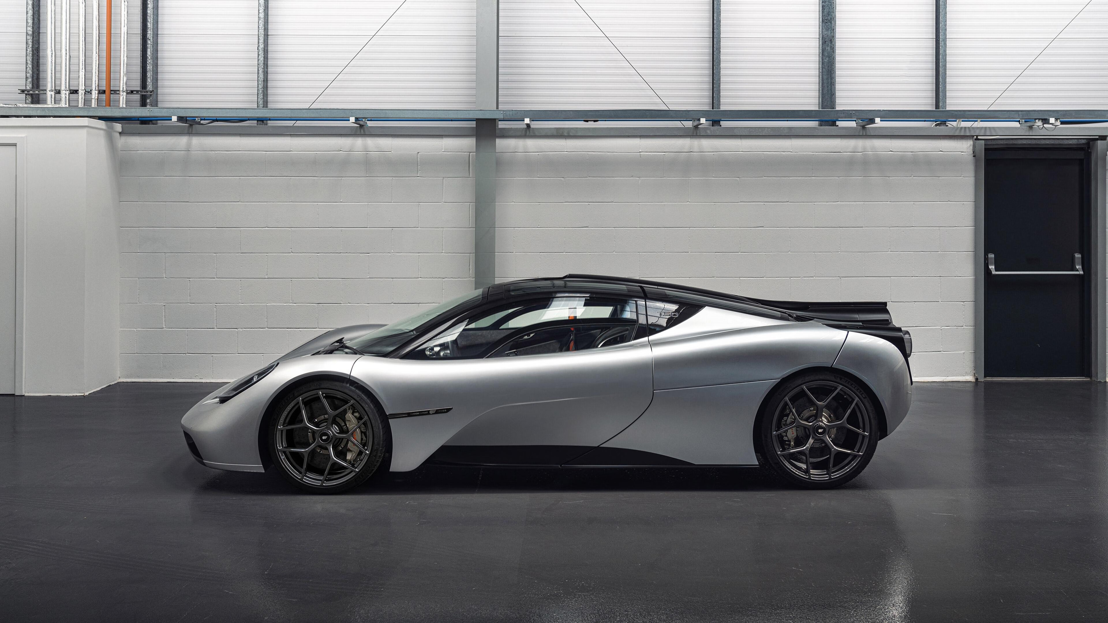 特奥一射定江山,60秒改写百年足球史的非洲救世主