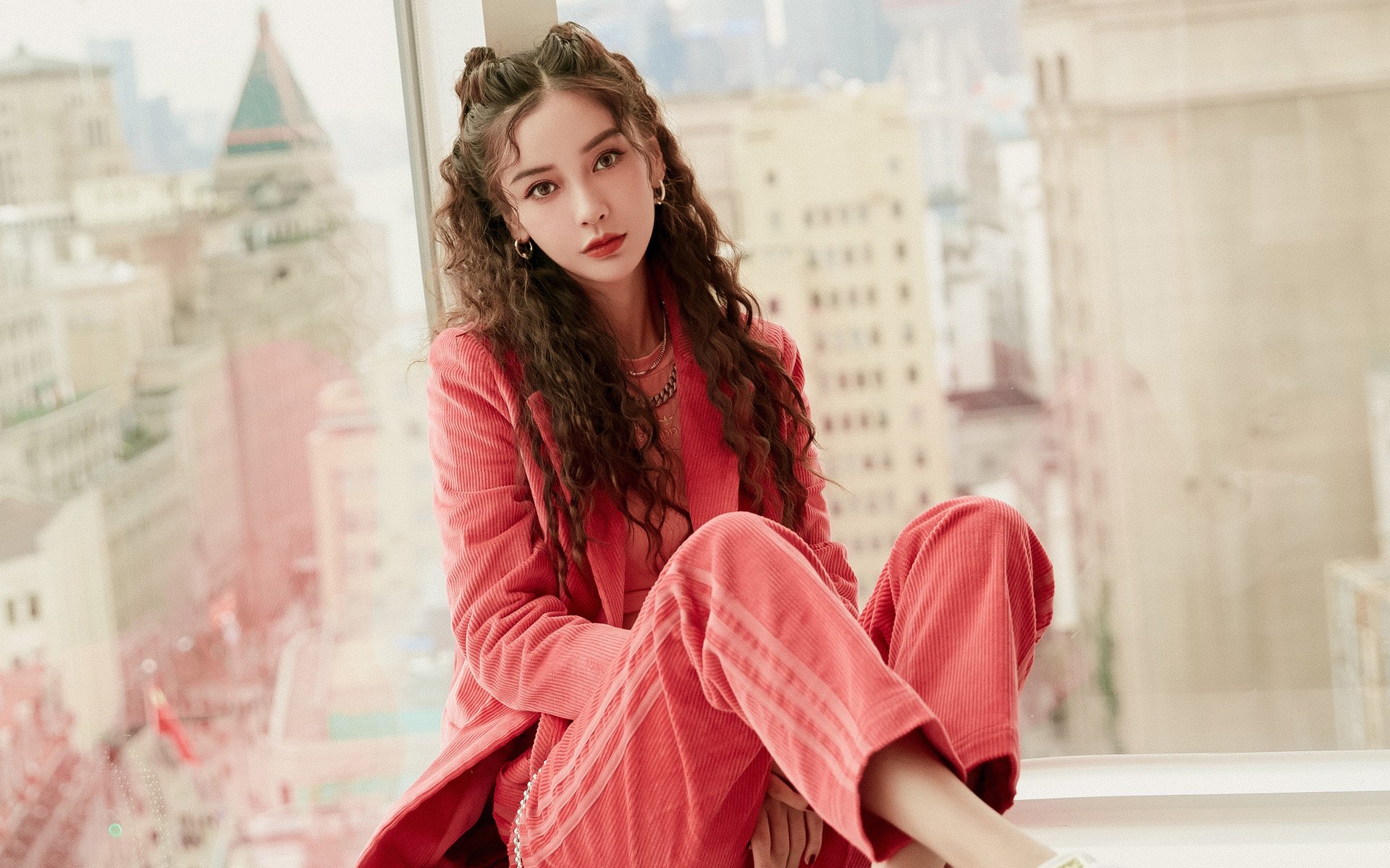 平行时空的篮球盛宴，黄蜂客场稳擒北京首钢，新星切特·霍姆格伦决胜时刻化身关键先生