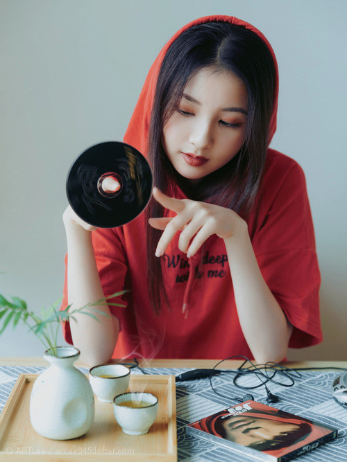 血色中场，爱德华兹如何在沉默中炼成弹簧